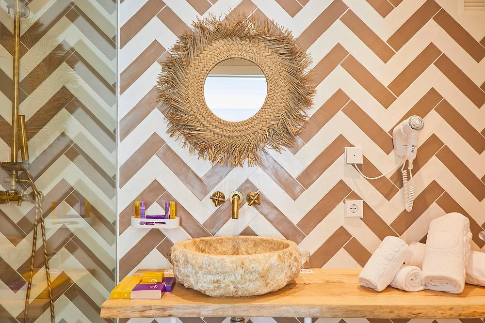 FERGUS Style Bahamas